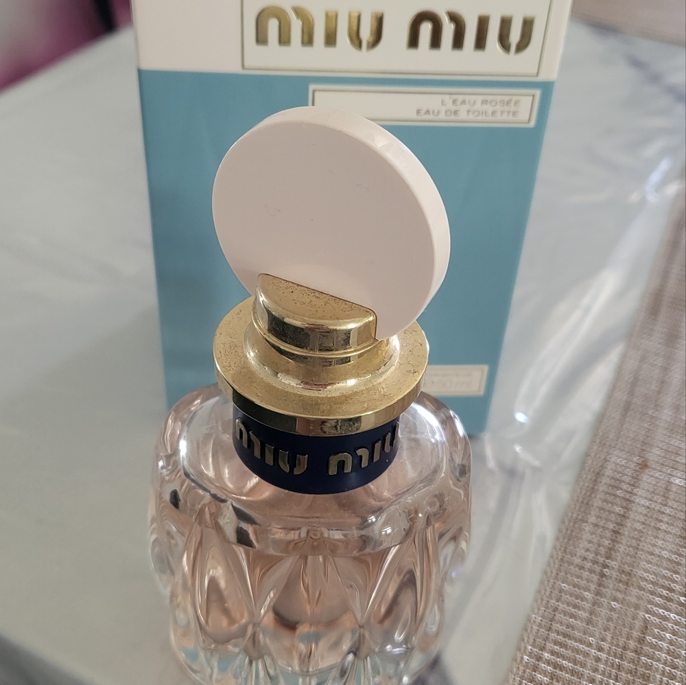 MIU MIU L'eau Rose Perfume